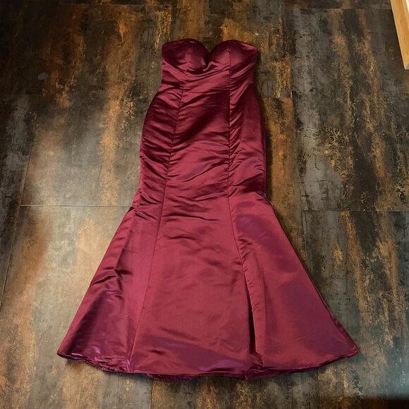 Bill Levkoff Lined Strapless Bridesmaid/Prom Gown in Wine, Size 2 - Picture 3 of 11